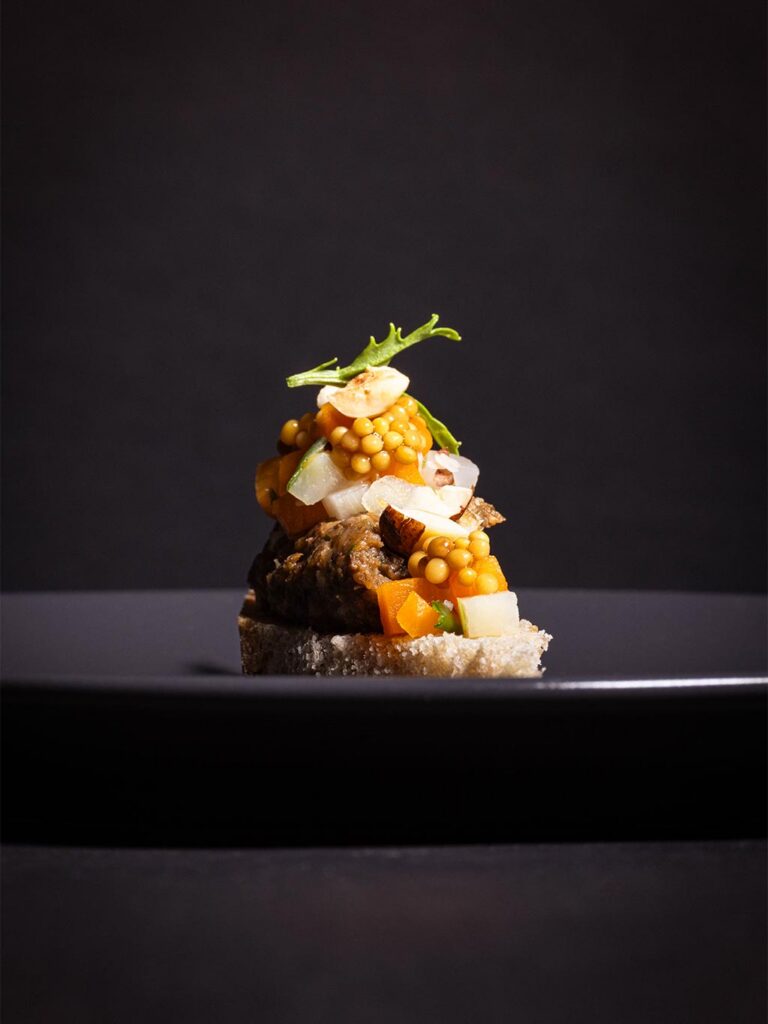 Canape, Alblinsenpate, Mirepoix, Senfsaat, Hasel, Sauerteig